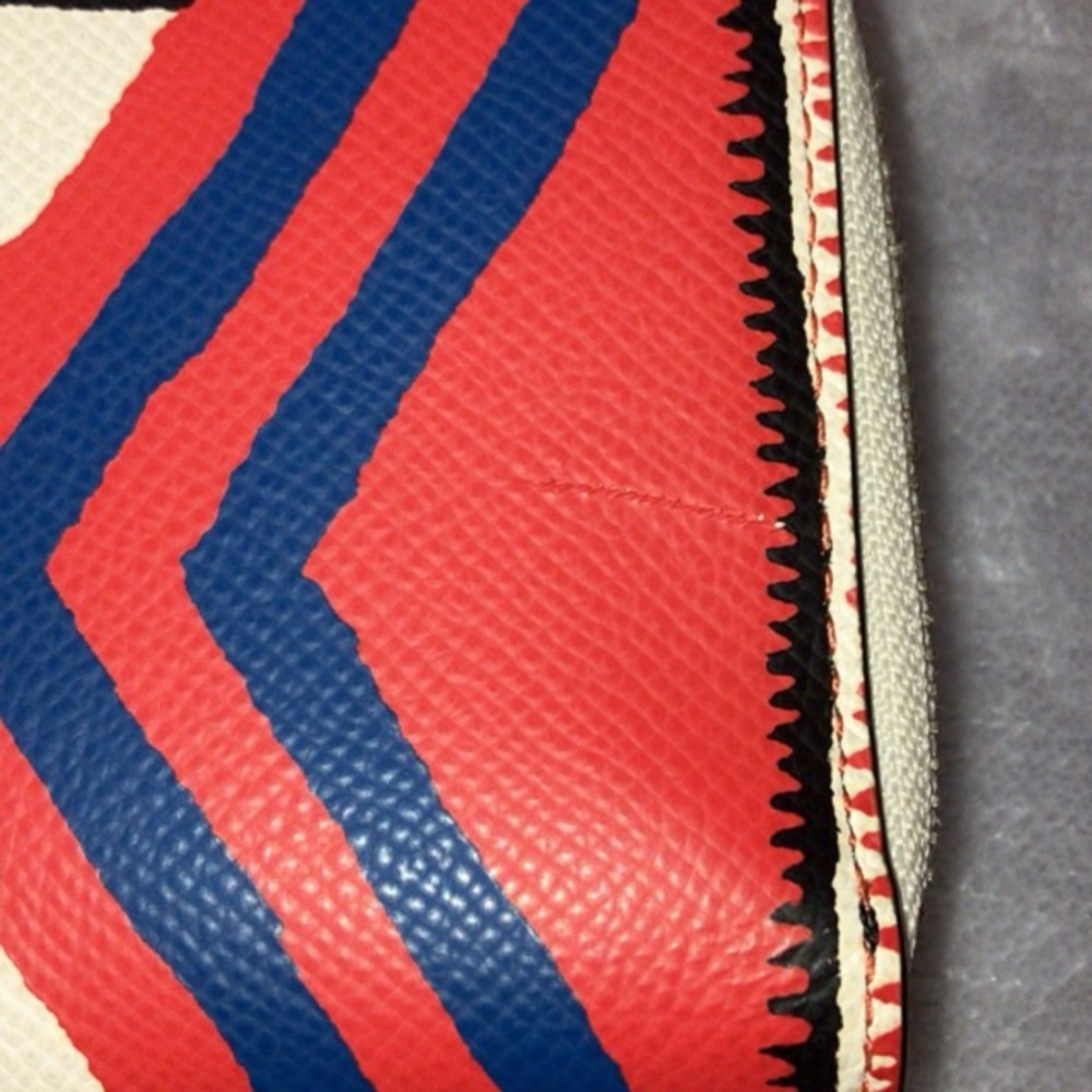 Coach x Coachella Fire Dancer Double Zip Wallet, 2015 Limited Edition - Picture 4 of 8